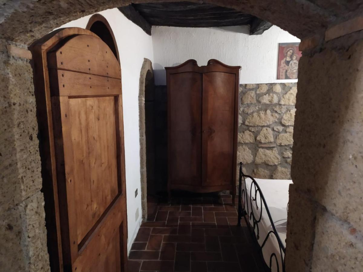 La Chascona Di Farnese Casa Di Tufo Nel Borgo公寓 外观 照片