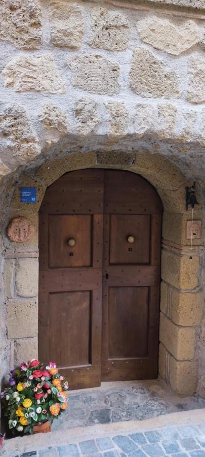 La Chascona Di Farnese Casa Di Tufo Nel Borgo公寓 外观 照片