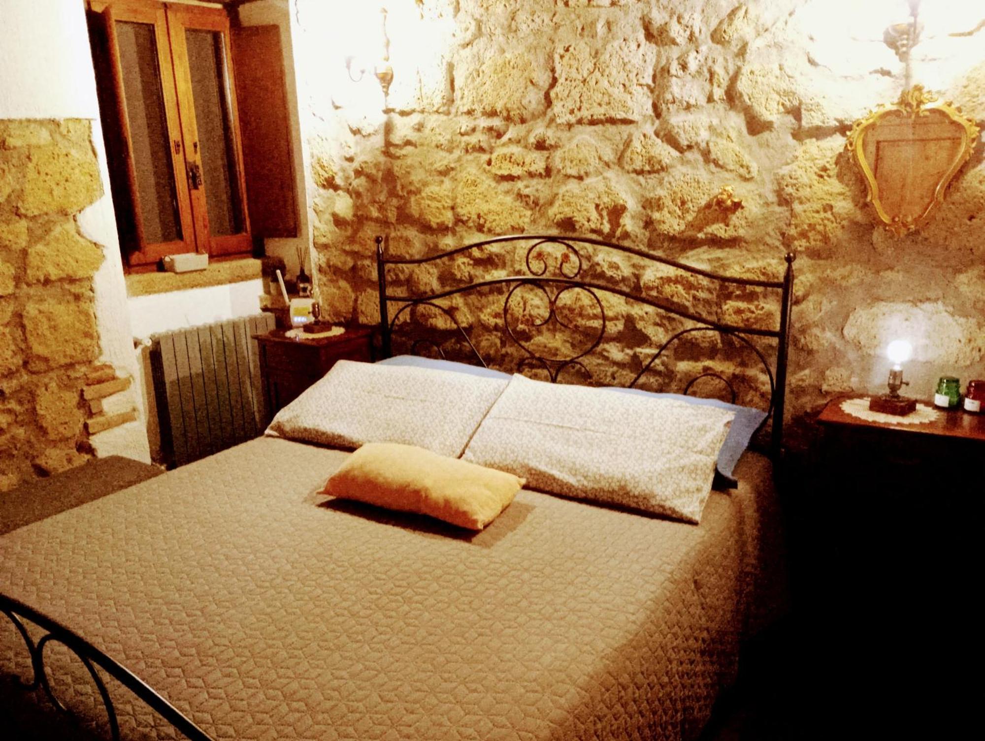 La Chascona Di Farnese Casa Di Tufo Nel Borgo公寓 外观 照片